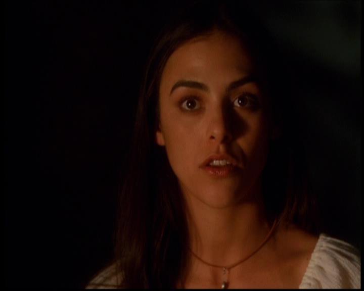 Charmed-Online-dot-614TheLegendOftheSleepyHalliwell0841.jpg
