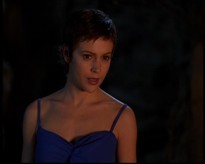 Charmed-Online-dot-614TheLegendOftheSleepyHalliwell0842.jpg