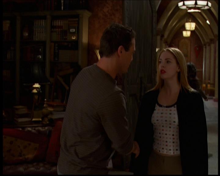 Charmed-Online-dot-614TheLegendOftheSleepyHalliwell0920.jpg