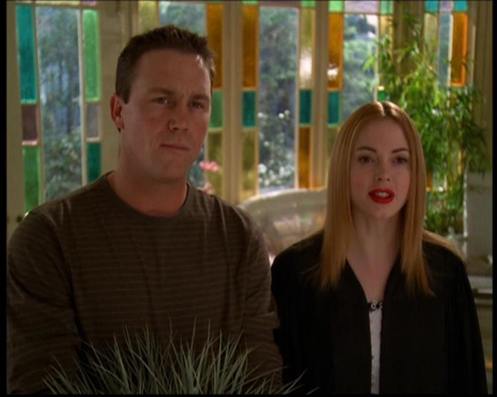 Charmed-Online-dot-614TheLegendOftheSleepyHalliwell0988.jpg