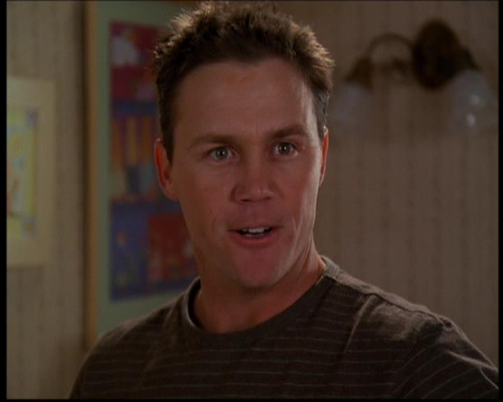 Charmed-Online-dot-614TheLegendOftheSleepyHalliwell1036.jpg