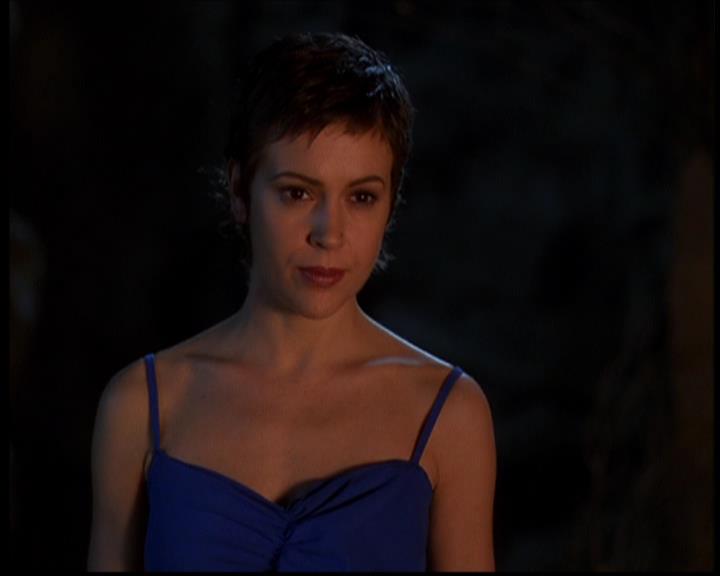 Charmed-Online-dot-614TheLegendOftheSleepyHalliwell1089.jpg Charmed-Online-dot-614TheLegendOftheSleepyHalliwell1089.jpg