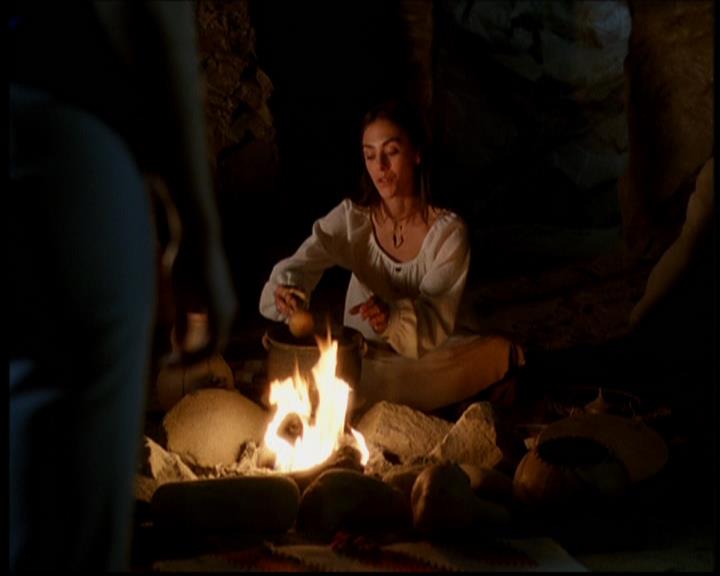 Charmed-Online-dot-614TheLegendOftheSleepyHalliwell1105.jpg