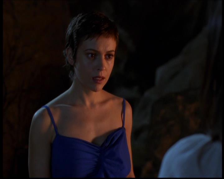 Charmed-Online-dot-614TheLegendOftheSleepyHalliwell1127.jpg