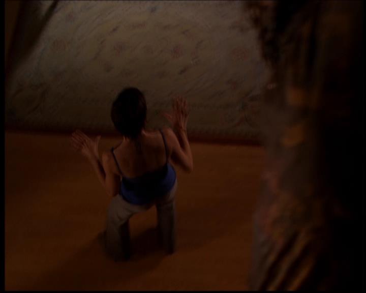 Charmed-Online-dot-614TheLegendOftheSleepyHalliwell1162.jpg Charmed-Online-dot-614TheLegendOftheSleepyHalliwell1162.jpg