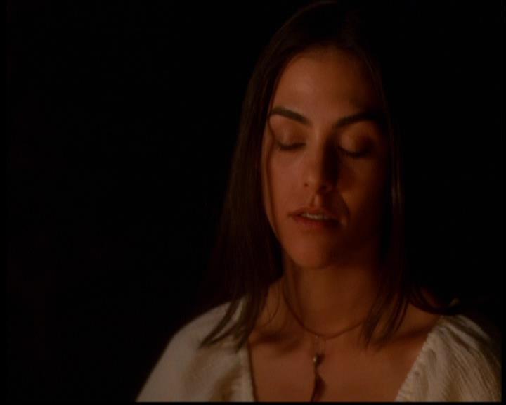 Charmed-Online-dot-614TheLegendOftheSleepyHalliwell1186.jpg