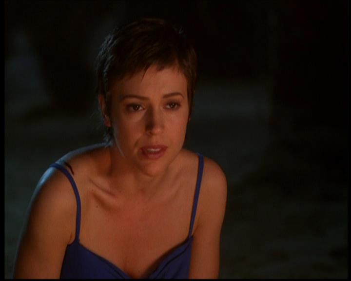Charmed-Online-dot-614TheLegendOftheSleepyHalliwell1188.jpg