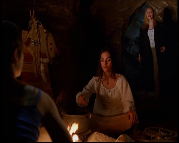 Charmed-Online-dot-614TheLegendOftheSleepyHalliwell1198.jpg