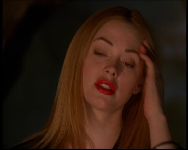 Charmed-Online-dot-614TheLegendOftheSleepyHalliwell1209.jpg