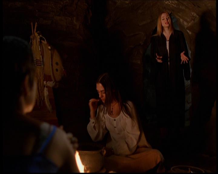Charmed-Online-dot-614TheLegendOftheSleepyHalliwell1215.jpg
