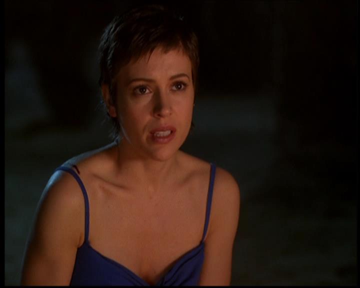 Charmed-Online-dot-614TheLegendOftheSleepyHalliwell1227.jpg