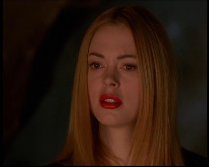 Charmed-Online-dot-614TheLegendOftheSleepyHalliwell1232.jpg