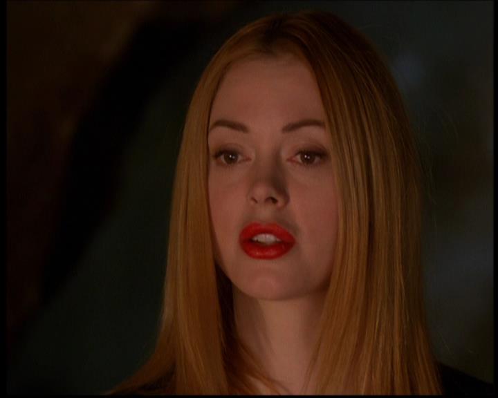 Charmed-Online-dot-614TheLegendOftheSleepyHalliwell1242.jpg