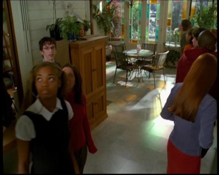 Charmed-Online-dot-614TheLegendOftheSleepyHalliwell1291.jpg