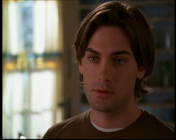 Charmed-Online-dot-614TheLegendOftheSleepyHalliwell1381.jpg
