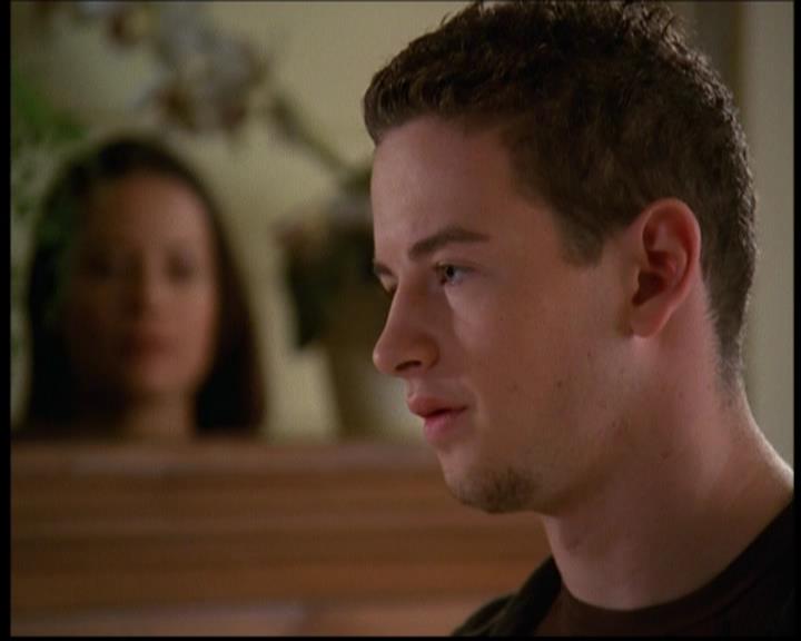 Charmed-Online-dot-614TheLegendOftheSleepyHalliwell1472.jpg