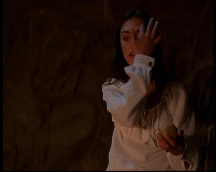Charmed-Online-dot-614TheLegendOftheSleepyHalliwell1691.jpg