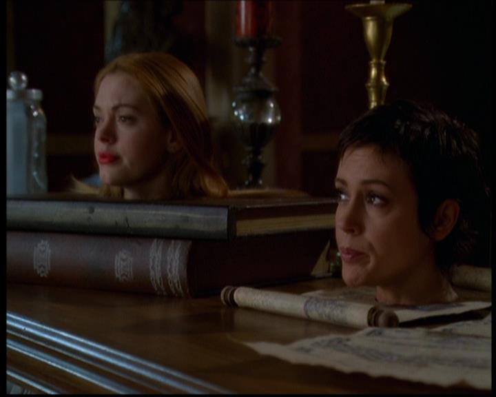 Charmed-Online-dot-614TheLegendOftheSleepyHalliwell2050.jpg Charmed-Online-dot-614TheLegendOftheSleepyHalliwell2050.jpg