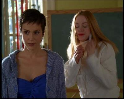 Charmed-Online-dot-614TheLegendOftheSleepyHalliwell0083.jpg