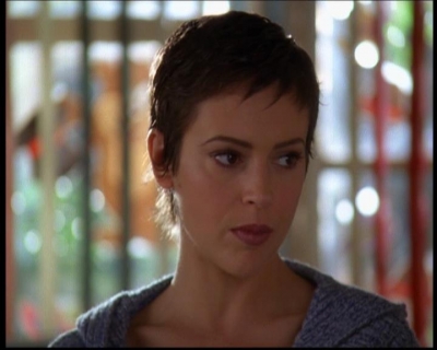 Charmed-Online-dot-614TheLegendOftheSleepyHalliwell0097.jpg