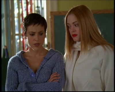 Charmed-Online-dot-614TheLegendOftheSleepyHalliwell0104.jpg