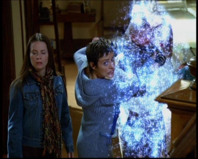 Charmed-Online-dot-614TheLegendOftheSleepyHalliwell0182.jpg