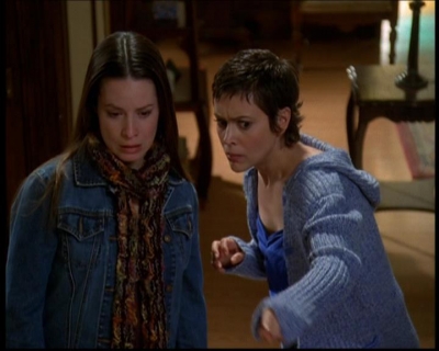 Charmed-Online-dot-614TheLegendOftheSleepyHalliwell0202.jpg