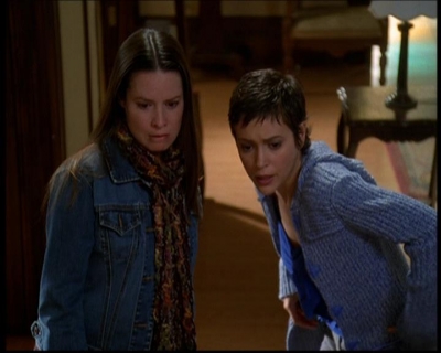 Charmed-Online-dot-614TheLegendOftheSleepyHalliwell0205.jpg