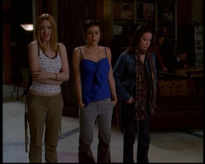 Charmed-Online-dot-614TheLegendOftheSleepyHalliwell0607.jpg