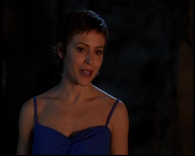 Charmed-Online-dot-614TheLegendOftheSleepyHalliwell1098.jpg