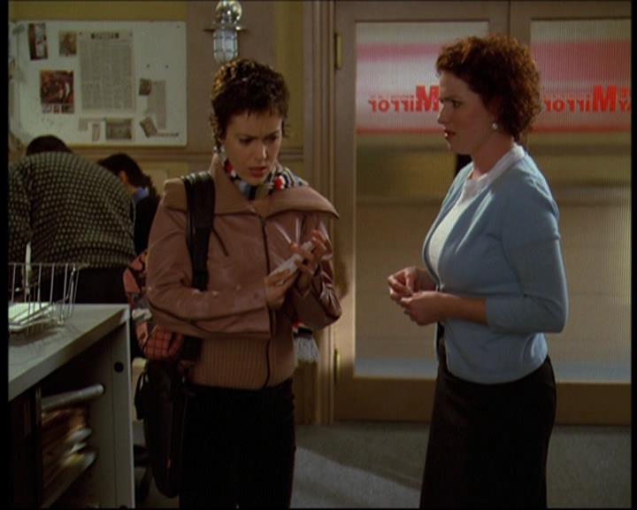 Charmed-Online-dot-615IDreamOfPhoebe0017.jpg
