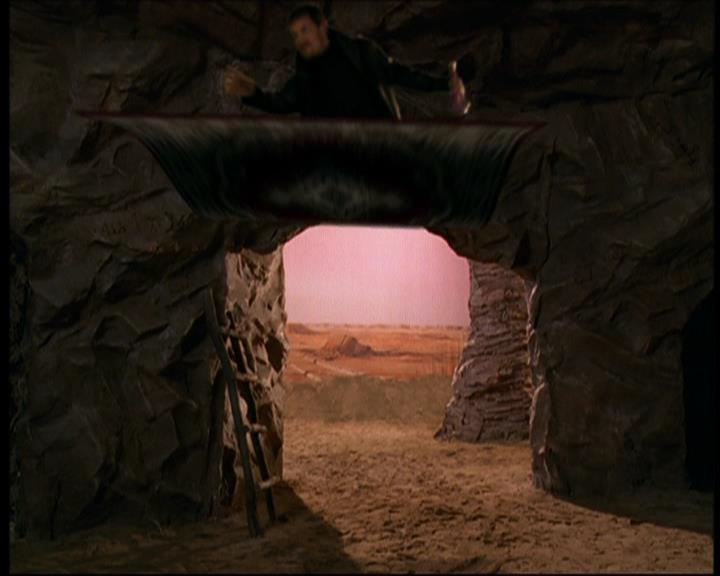 Charmed-Online-dot-615IDreamOfPhoebe0198.jpg