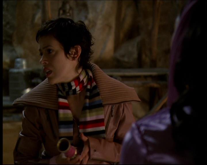 Charmed-Online-dot-615IDreamOfPhoebe0230.jpg