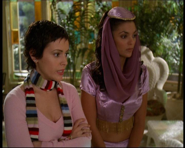 Charmed-Online-dot-615IDreamOfPhoebe0327.jpg