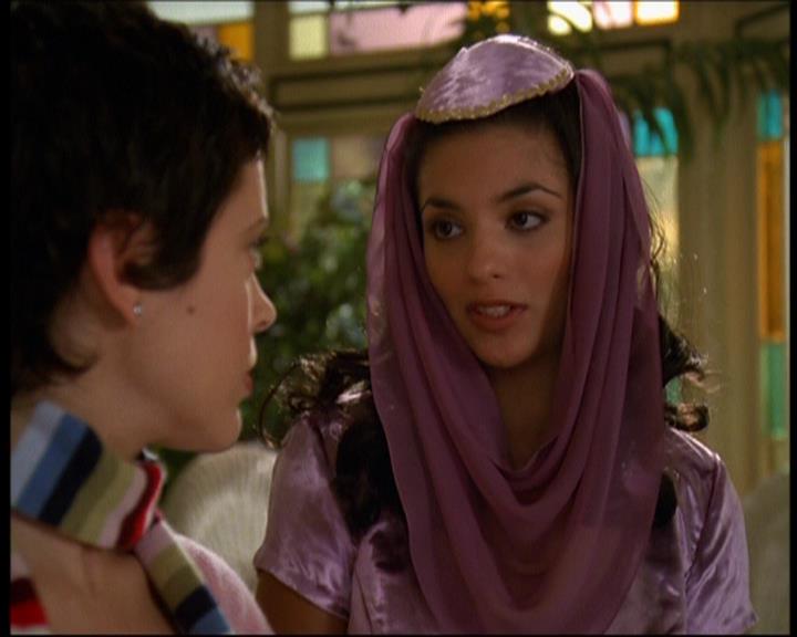 Charmed-Online-dot-615IDreamOfPhoebe0346.jpg