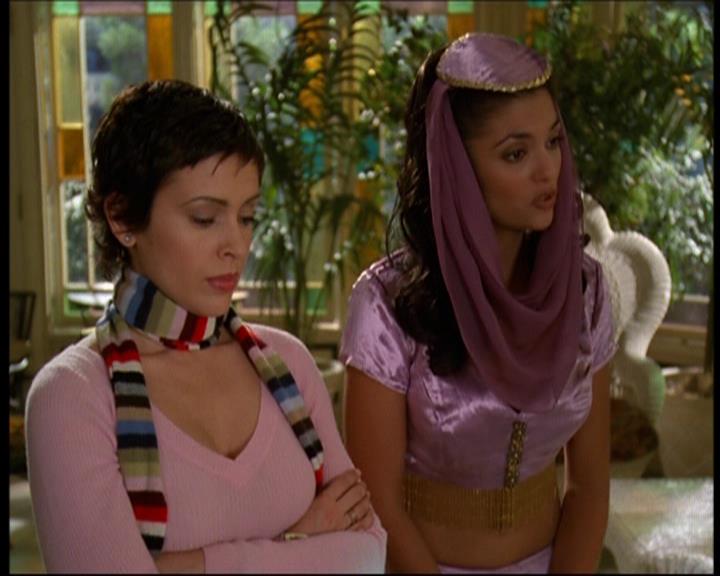 Charmed-Online-dot-615IDreamOfPhoebe0349.jpg