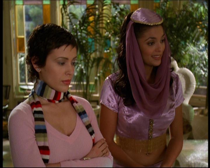 Charmed-Online-dot-615IDreamOfPhoebe0350.jpg