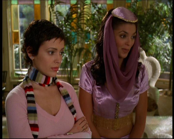 Charmed-Online-dot-615IDreamOfPhoebe0351.jpg