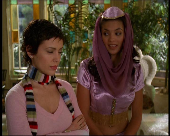 Charmed-Online-dot-615IDreamOfPhoebe0352.jpg