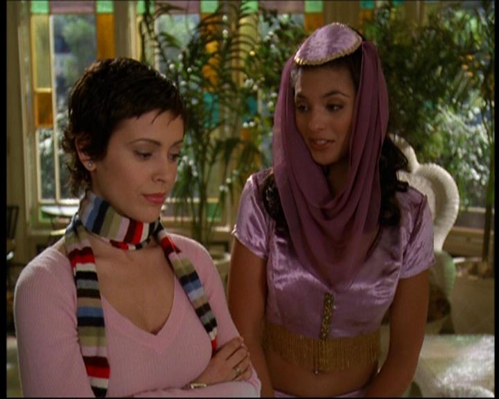 Charmed-Online-dot-615IDreamOfPhoebe0354.jpg