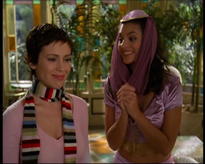 Charmed-Online-dot-615IDreamOfPhoebe0421.jpg