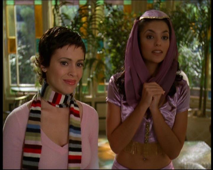 Charmed-Online-dot-615IDreamOfPhoebe0423.jpg
