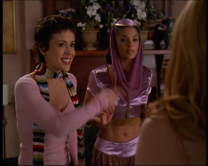 Charmed-Online-dot-615IDreamOfPhoebe0428.jpg