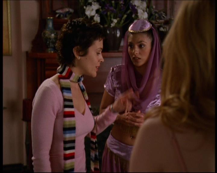 Charmed-Online-dot-615IDreamOfPhoebe0433.jpg