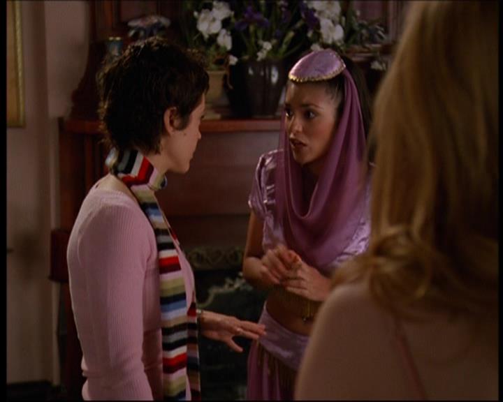 Charmed-Online-dot-615IDreamOfPhoebe0436.jpg