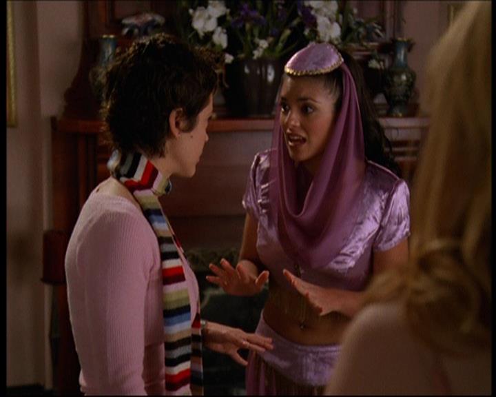 Charmed-Online-dot-615IDreamOfPhoebe0437.jpg