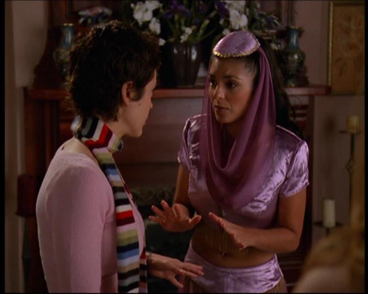 Charmed-Online-dot-615IDreamOfPhoebe0438.jpg