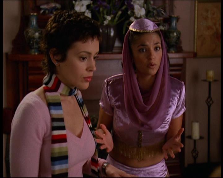 Charmed-Online-dot-615IDreamOfPhoebe0439.jpg