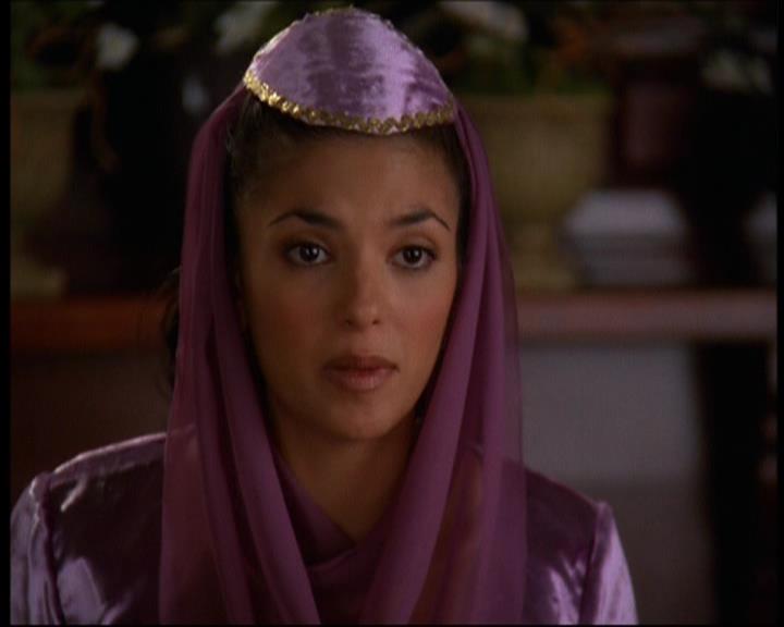 Charmed-Online-dot-615IDreamOfPhoebe0447.jpg