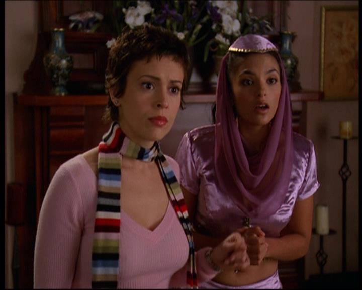 Charmed-Online-dot-615IDreamOfPhoebe0452.jpg